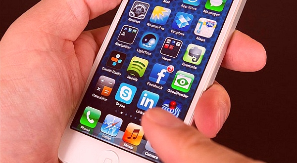 7 Reasons Why People Like and Dislike iPhone Smartphones